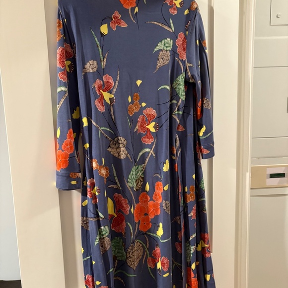 DVF BLUE SILK FLORAL WRAP DRESS - Picture 3 of 7